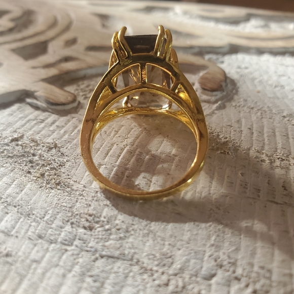 Ring - Picture 3 of 6